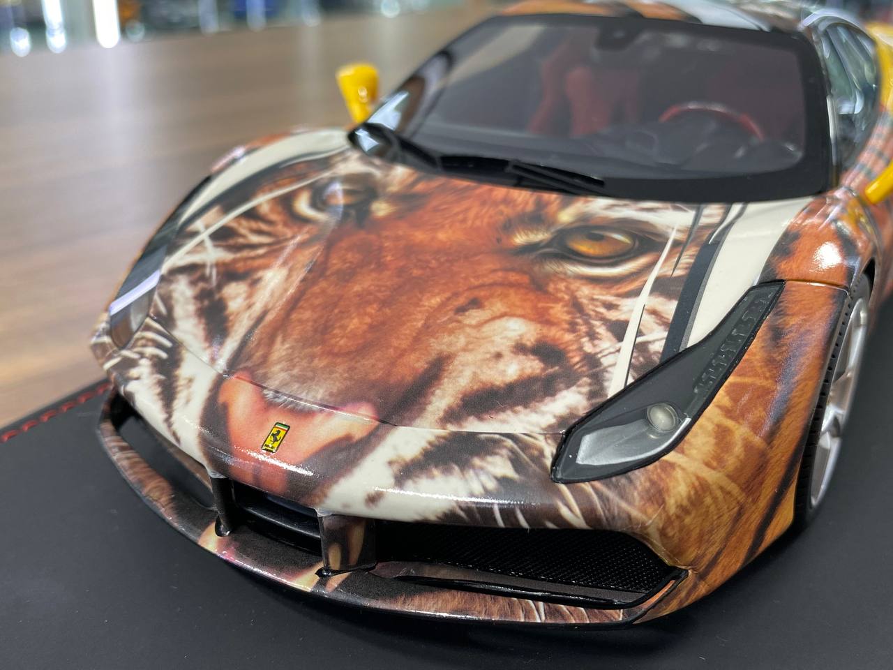 1/18 Resin – BBR Models Ferrari 488 GTB Tiger Giallo Modena Limited Edition:100 pcs