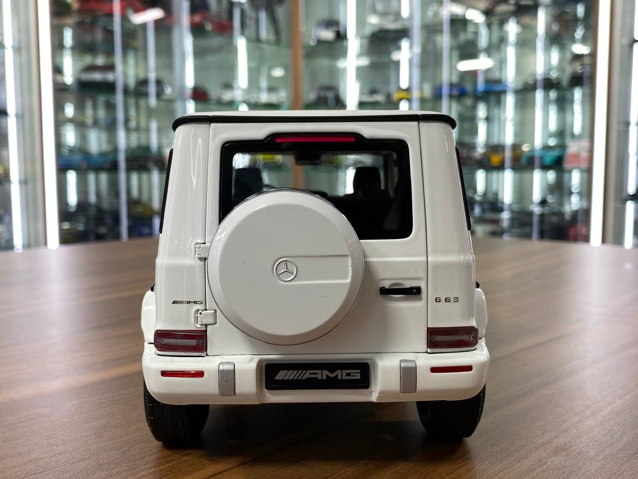 1/18 Mercedes-Benz AMG G-63 2018 Minichamps model car