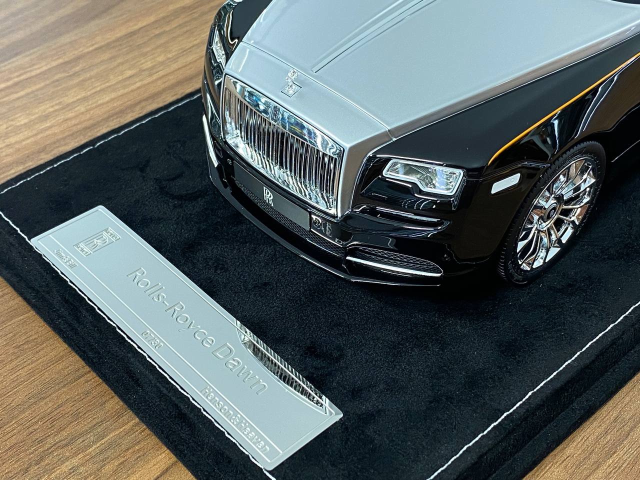 1/18 Resin Rolls Royce Dawn – Black/Silver | H&H | Limited Edition 30 pcs
