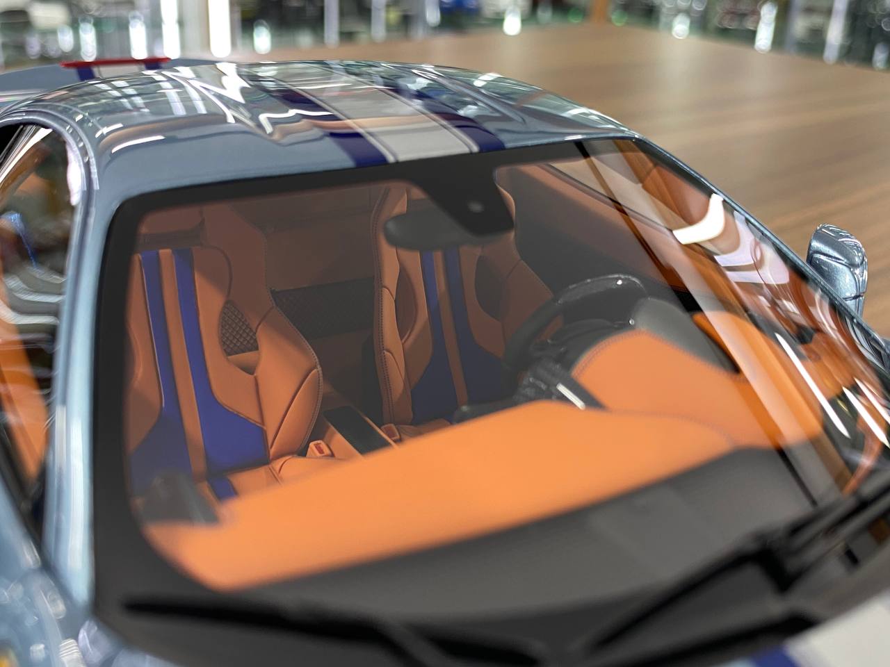 1/18 Resin – Ferrari 458 Speciale | Davis & Giovanni | Azzurro California with Silver / Blue Stripe