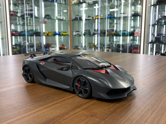 1/18 Diecast Metal Model – Lamborghini Sesto Elemento | AUTOart Signature | Full Opening | Grey Carbon Fiber