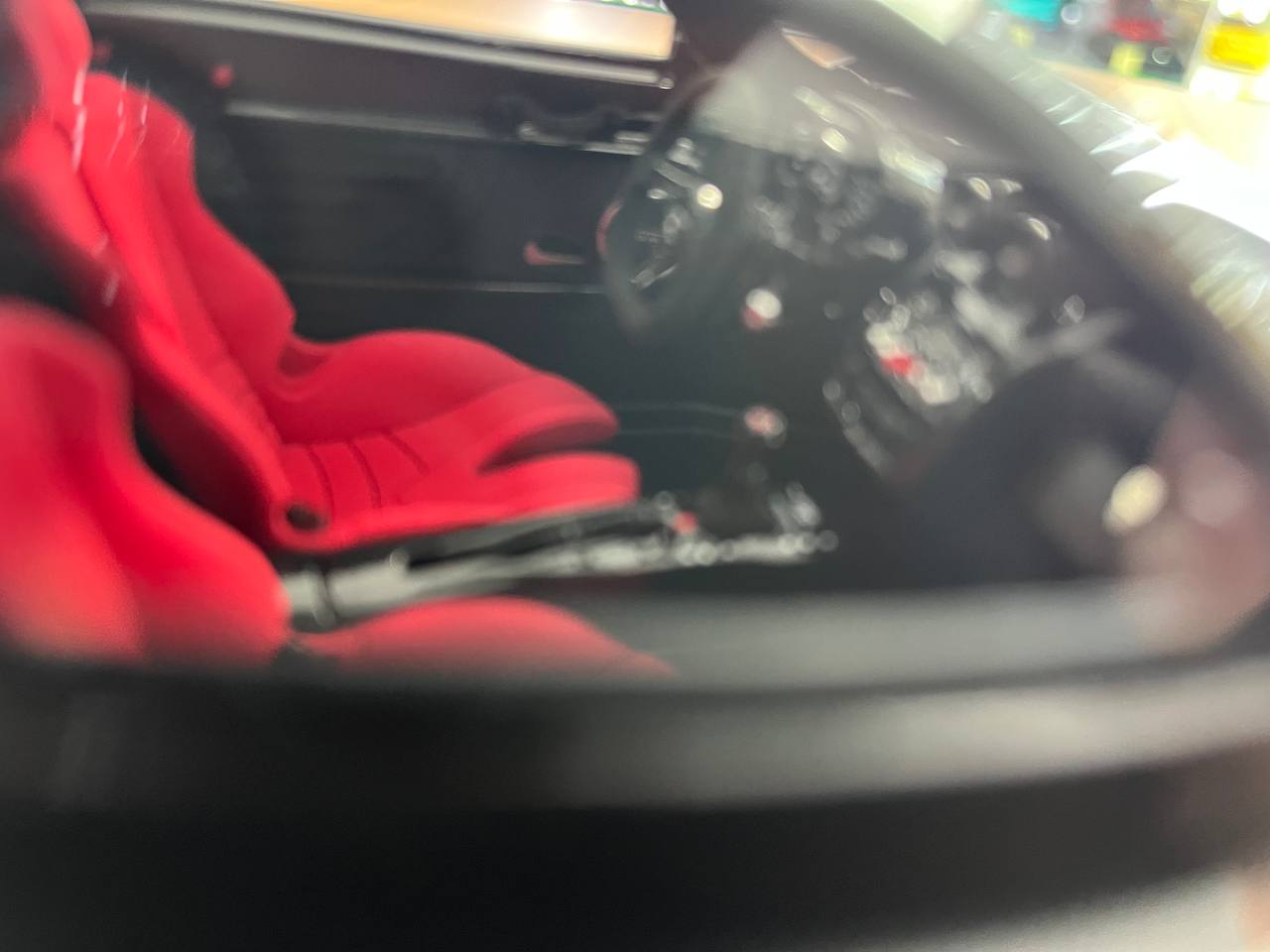 1/18 H&H Pagani Zonda Cinque Resin Model White/Carbon Fiber | Limited 30 pcs