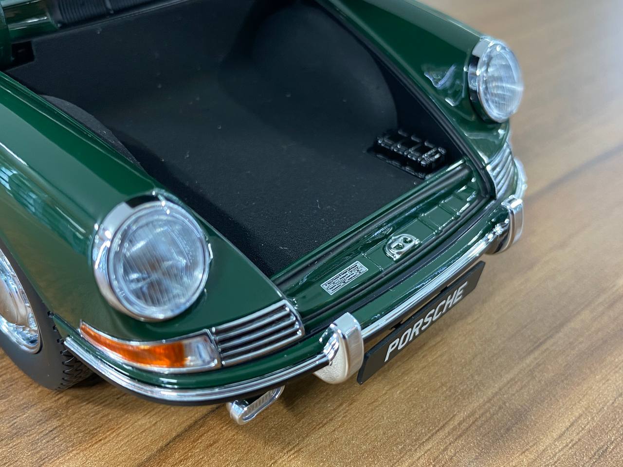1/18 KYOSHO Porsche 911 (901) Irish Green | Full-Opening Diecast Model