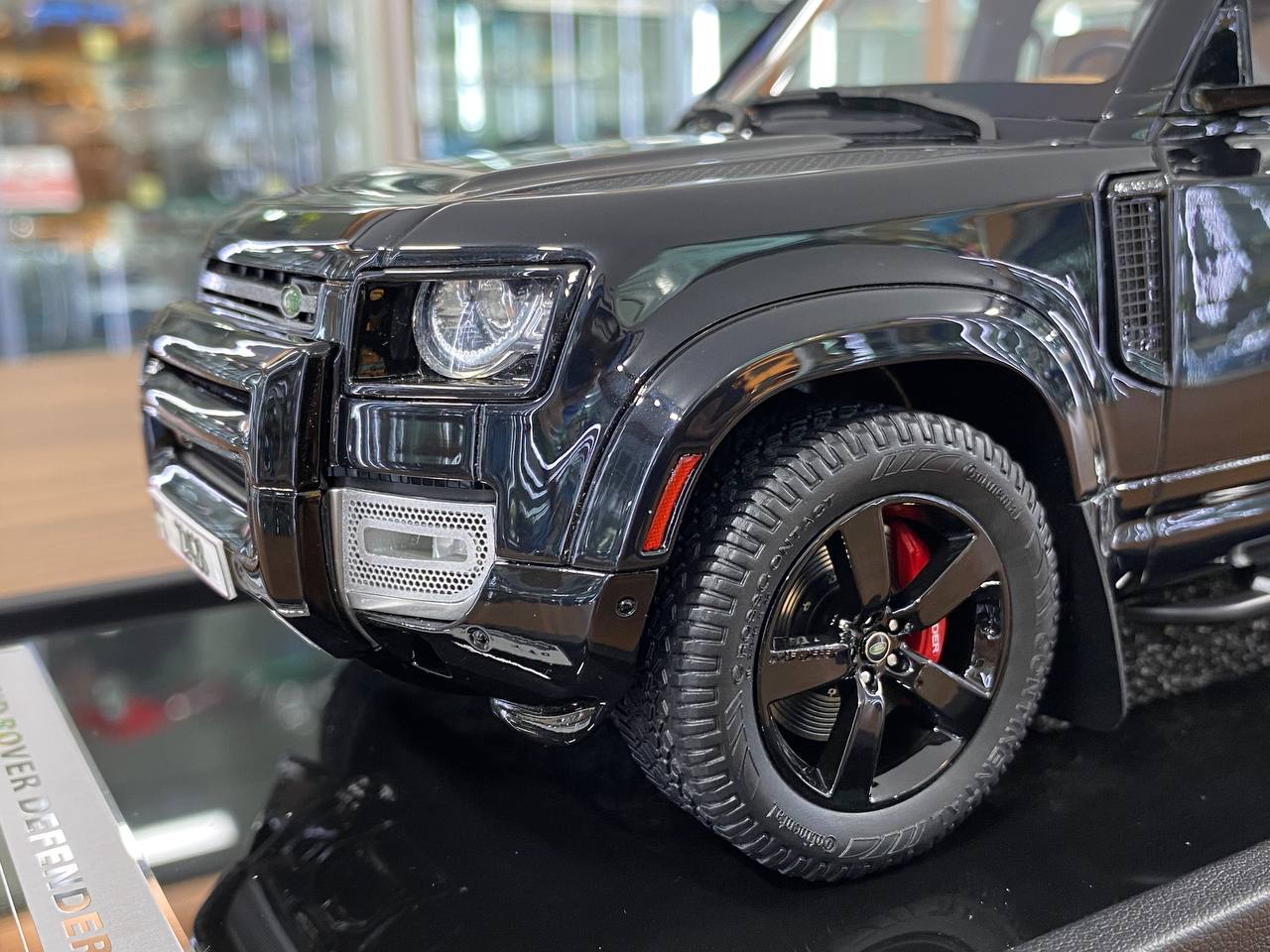 1/18 Resin MotorHelix Land Rover Defender 110 SHEIKH MOHAMMED EDITION Black ( UAE plate ) Limited 50 pcs