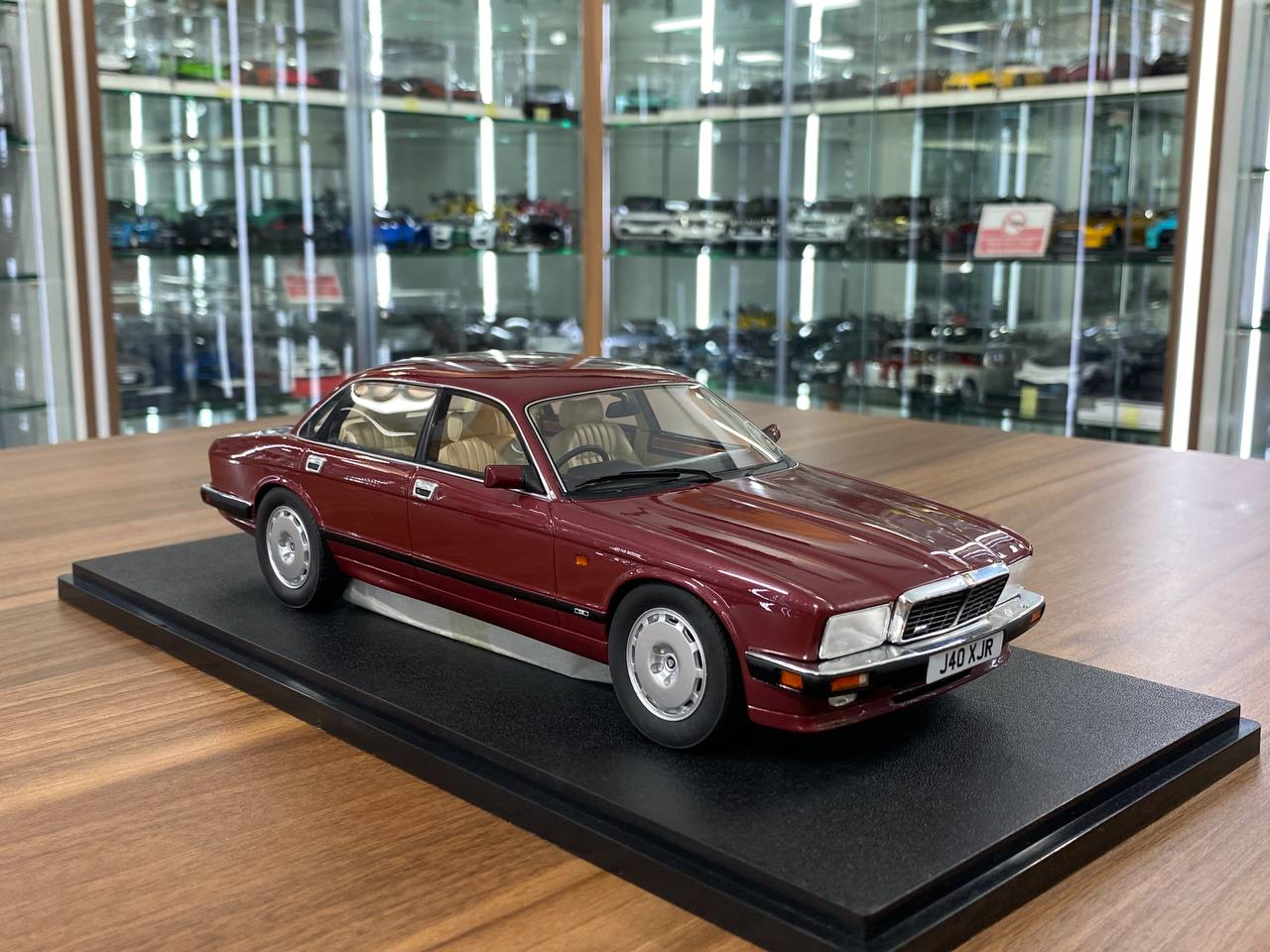 1/18 Diecast CULT JAGUAR XJR XJ40 REGENCY RED METALIC
