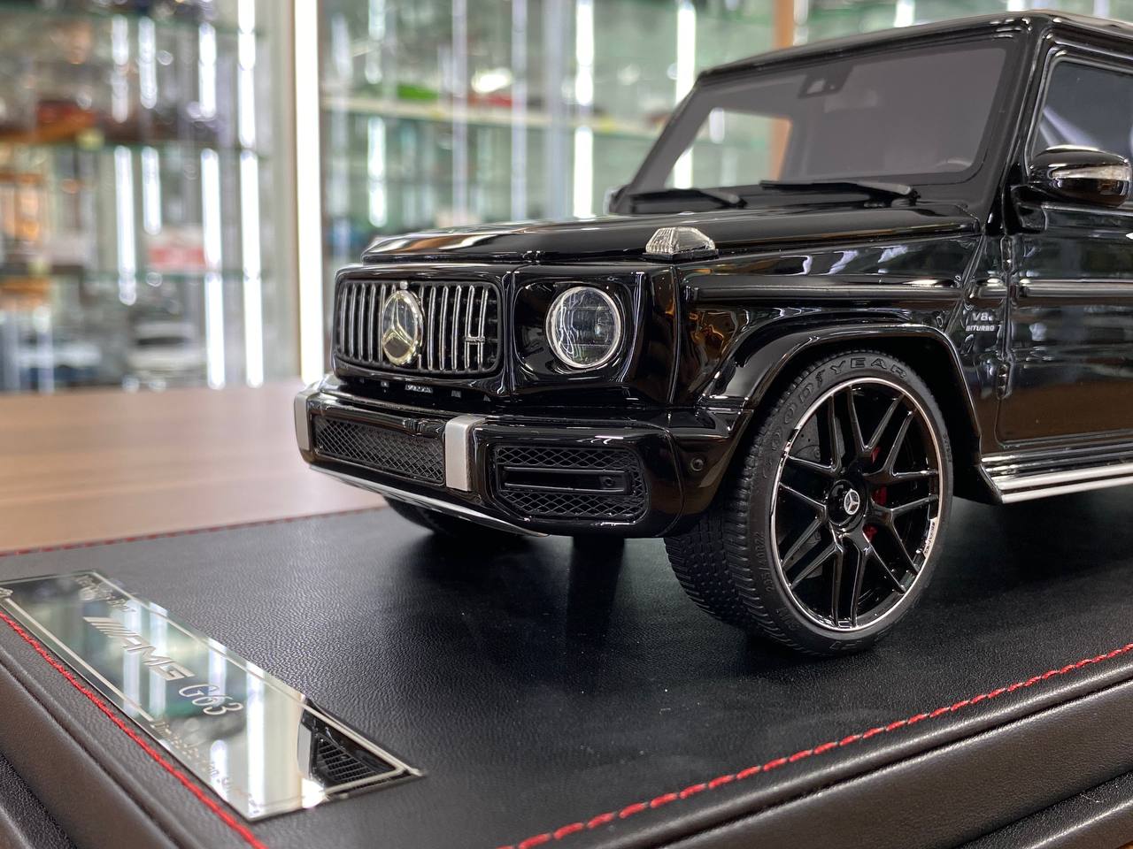 1/18 Mercedes-Benz G-63 Long Black Miniature car by VIP Models