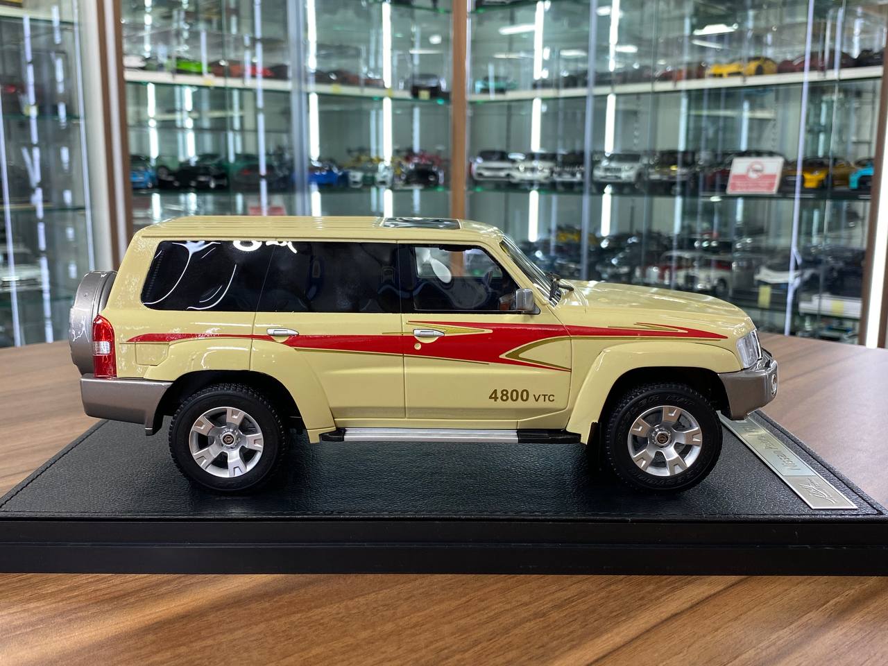 1/18 Resin Nissan Patrol Safari Y61 Custom Beige IVY Models Scale Model Car
