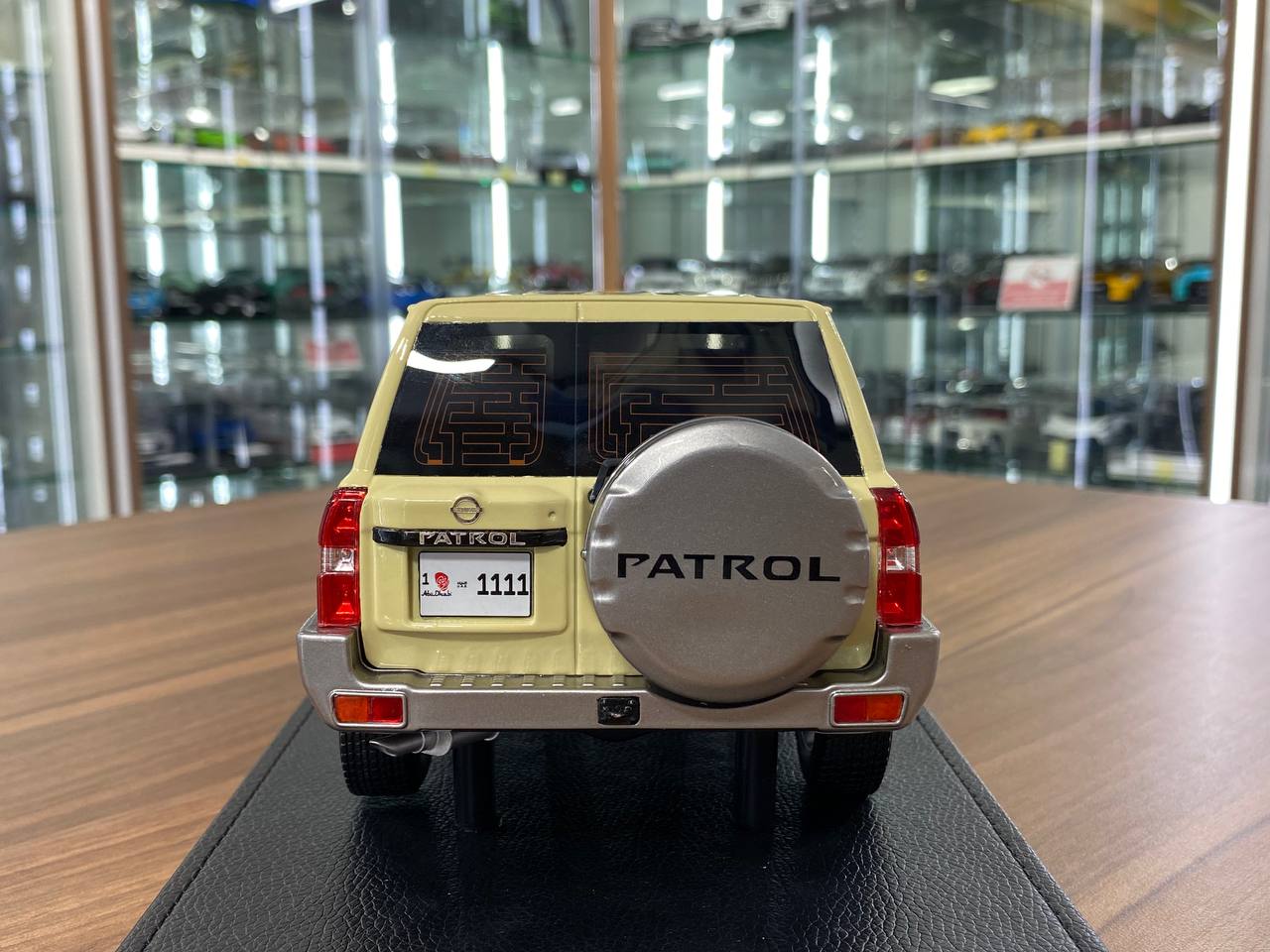 1/18 Resin Nissan Patrol Safari Y61 Custom Beige IVY Models Scale Model Car
