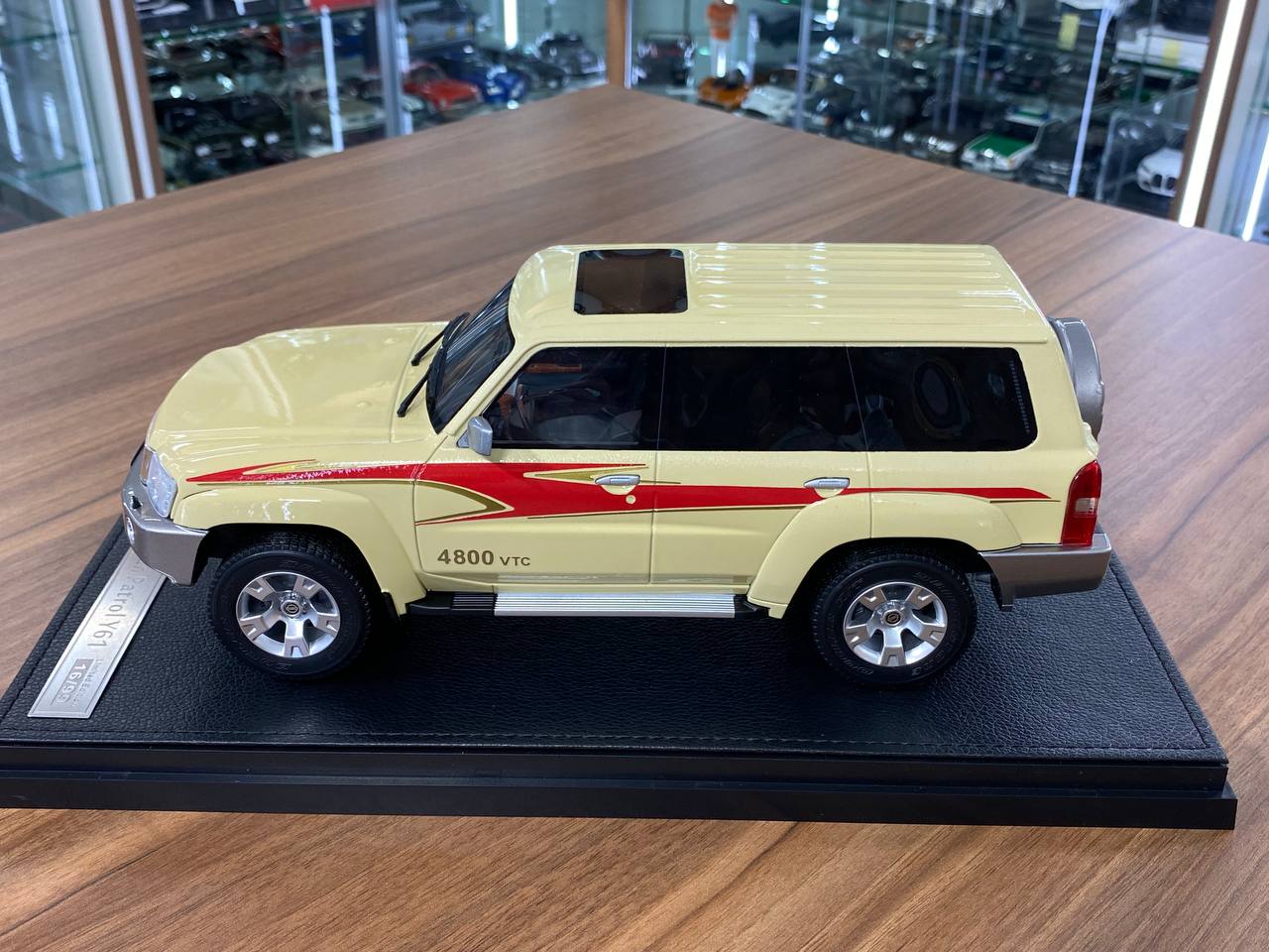 1/18 Resin Nissan Patrol Safari Y61 Custom Beige IVY Models Scale Model Car