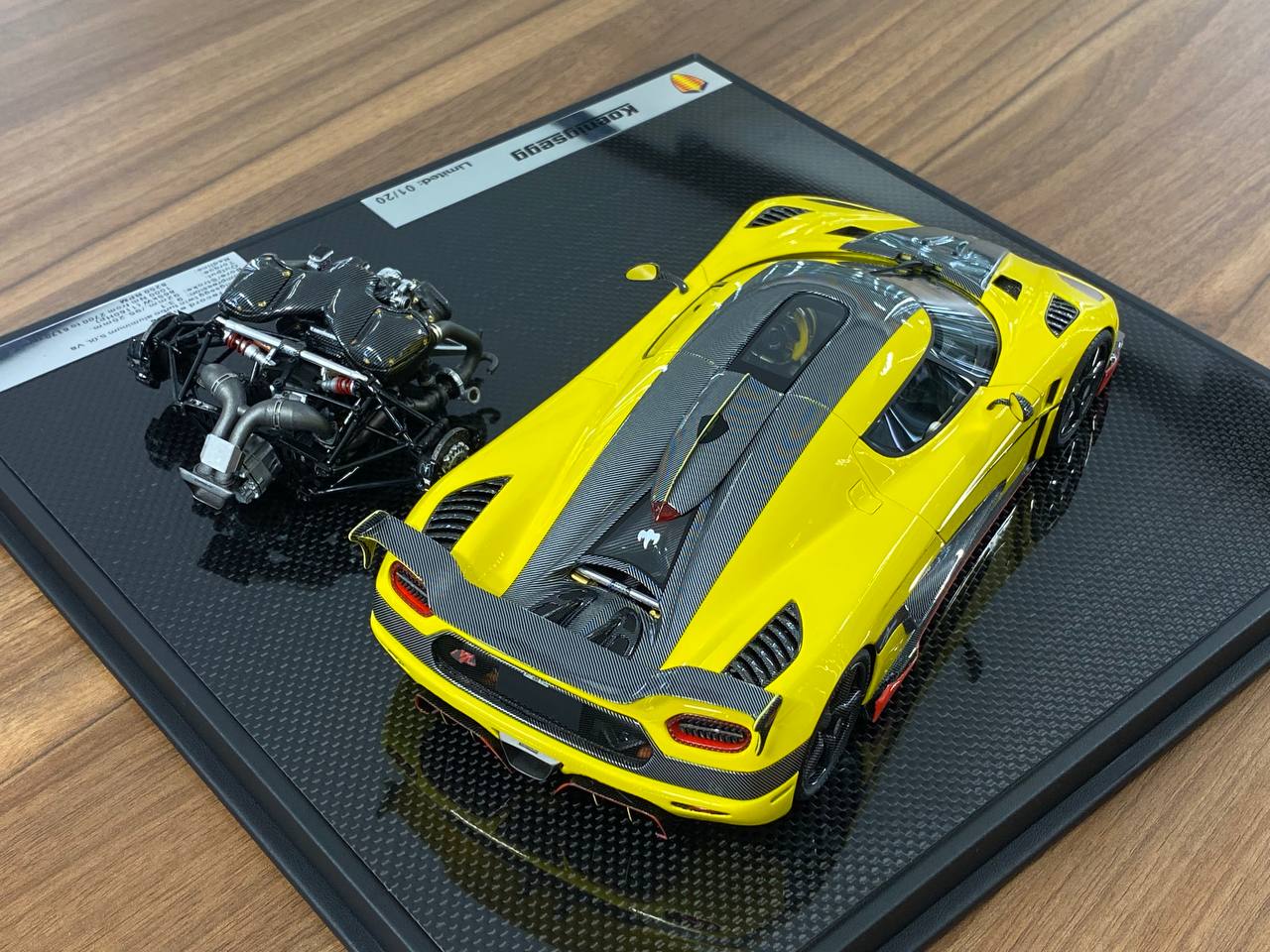 1:18 Resin - General Models Koenigsegg Agera ML with Engine (Yellow/Carbon)