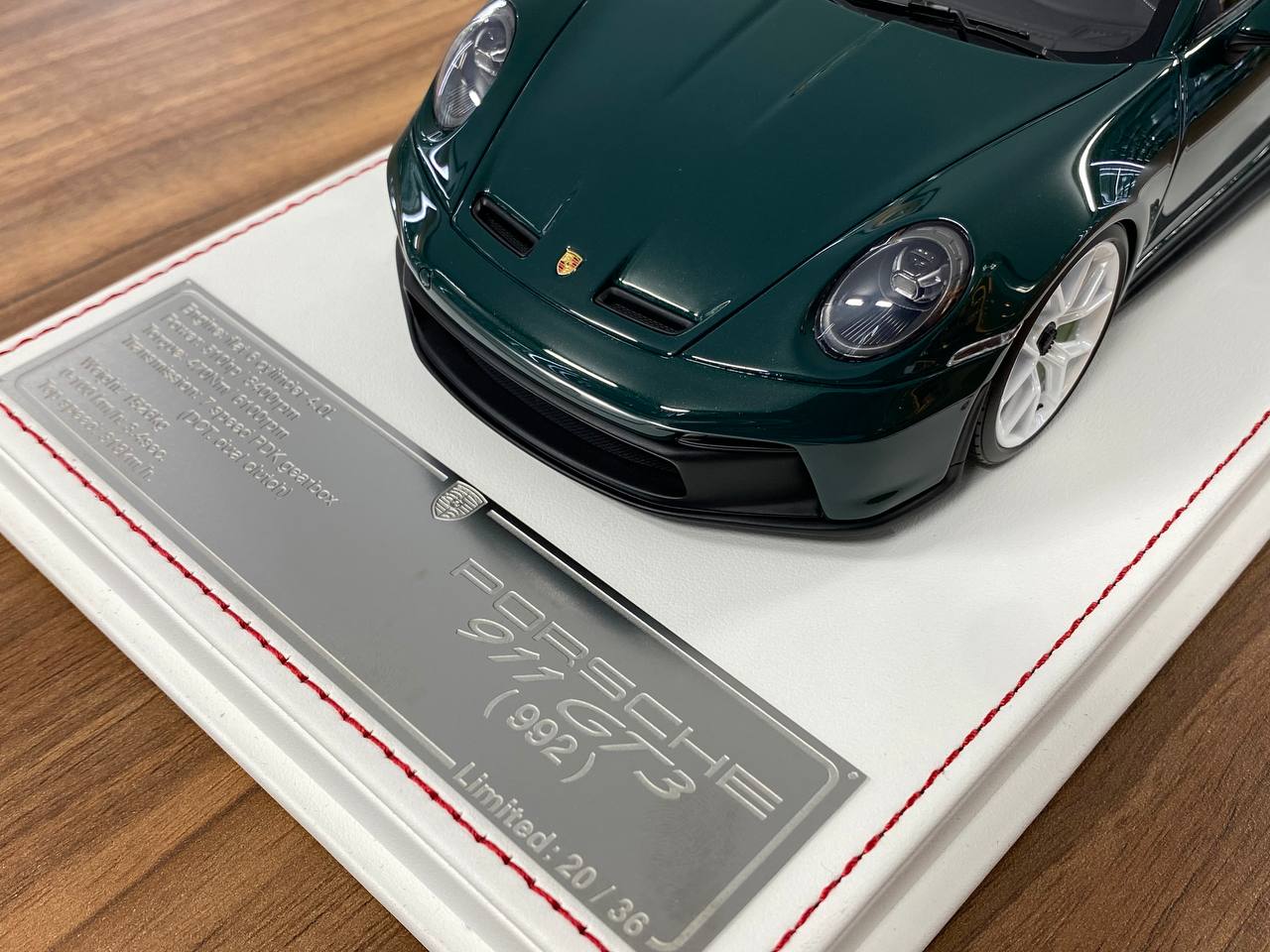 1:18 Resin - Davis & Giovanni Porsche 911 GT3 (992) Porsche Racing Green Metallic - Limited Edition 36pcs