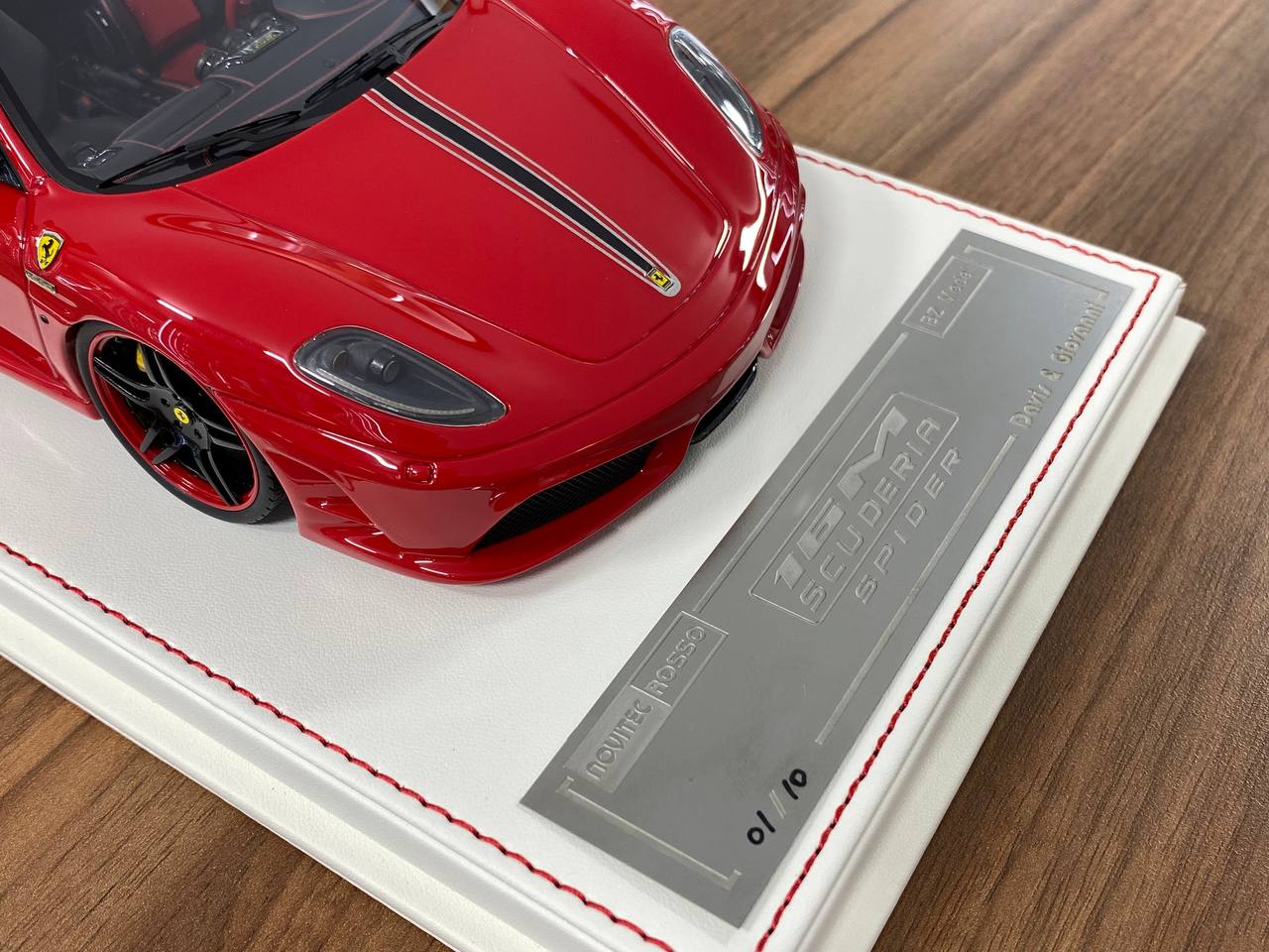 1:18 Resin – Davis & Giovanni Ferrari 16M Scuderia Spider Novitec Rosso Corsa / Black Stripe Limited 10