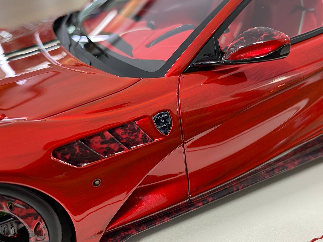 1:18 Resin – Davis & Giovanni Ferrari 812 Stallone Mansory Red / Italian Flag Limited 1 of 1