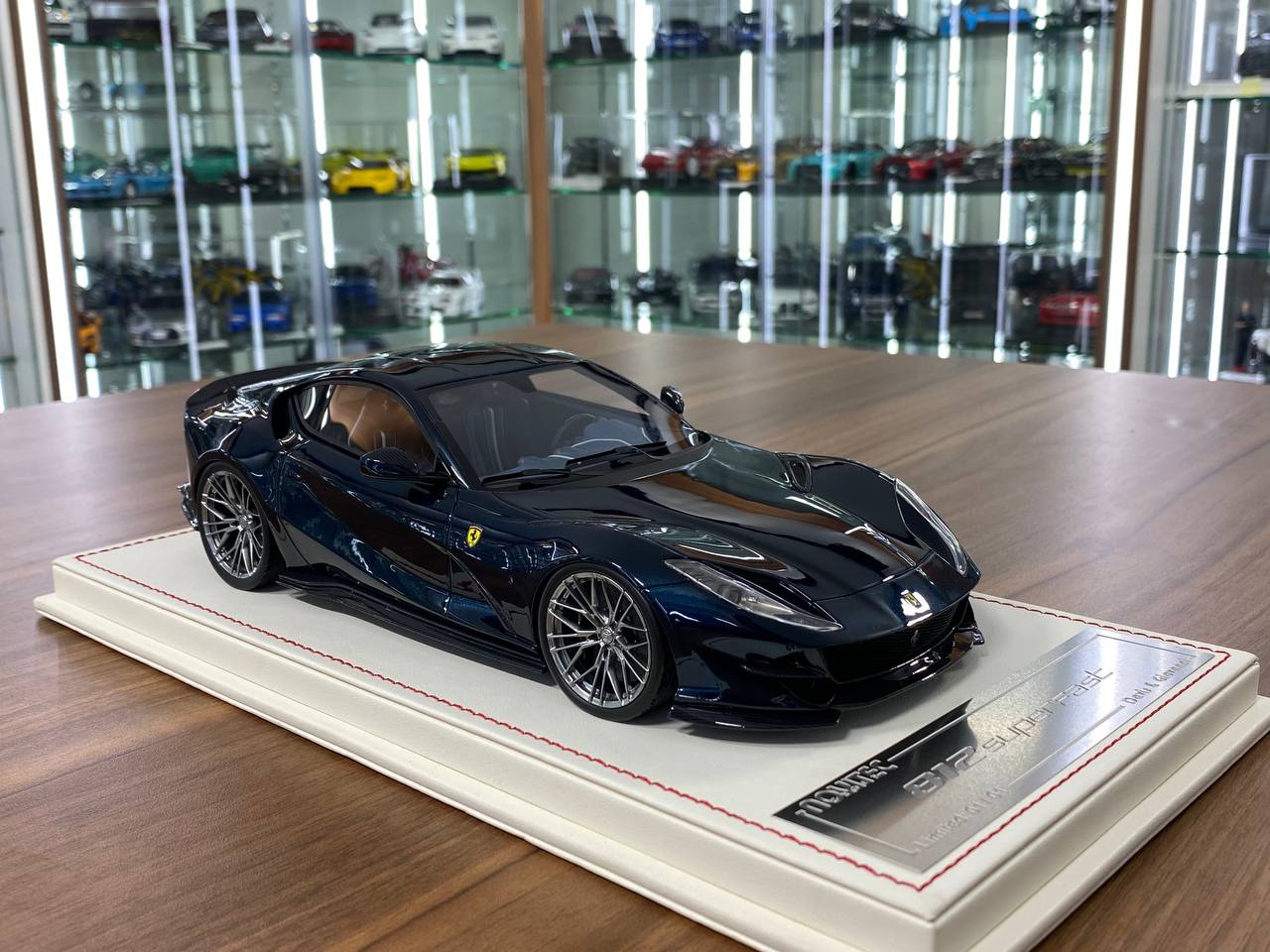1/18 Resin – Davis & Giovanni Ferrari 812 Superfast Chameleon Limited 01 of 01 pcs