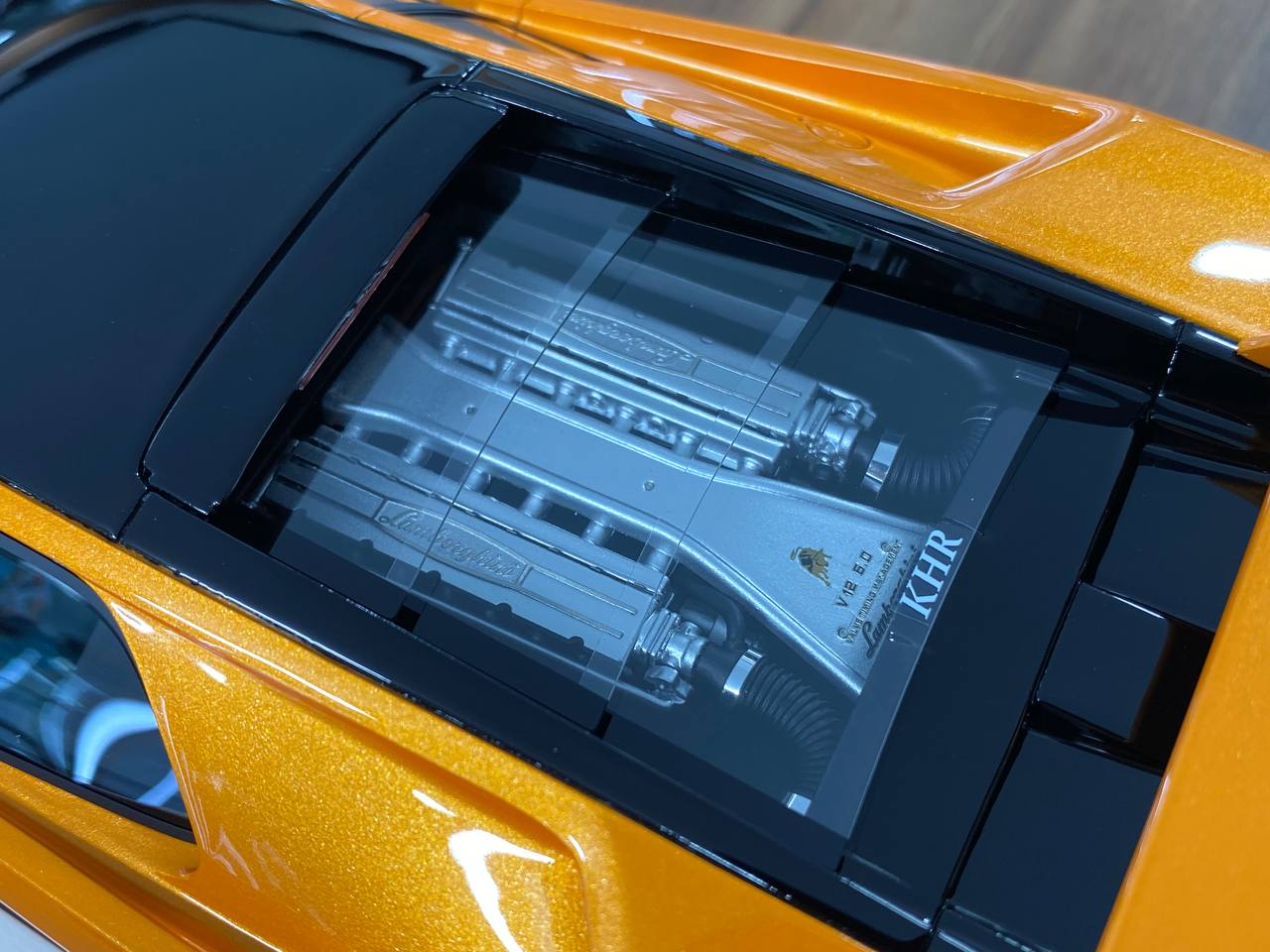 1/18 Resin – Davis & Giovanni Lamborghini DIABLO 6.0 Arancio Atlas Limited- 30 pcs