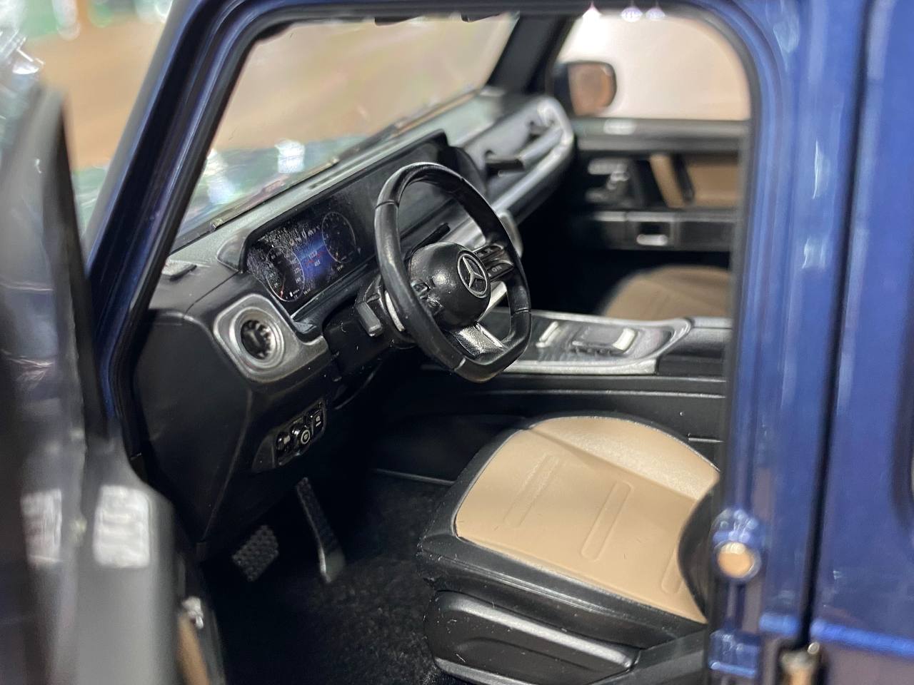 1/18 metal diecast Norev Dealer Edition Mercedes-Benz G 500 AMG Line Color Sodalite Blue