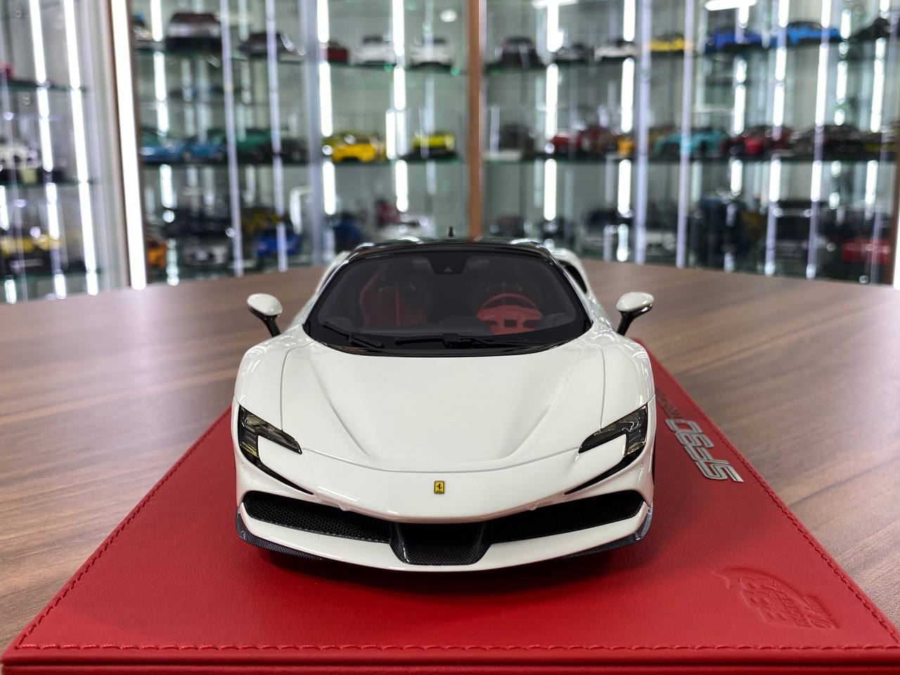 1/18 Resin Model – BBR Ferrari SF90 Stradale Gloss Avus White / Black Roof Ltd.Edn
