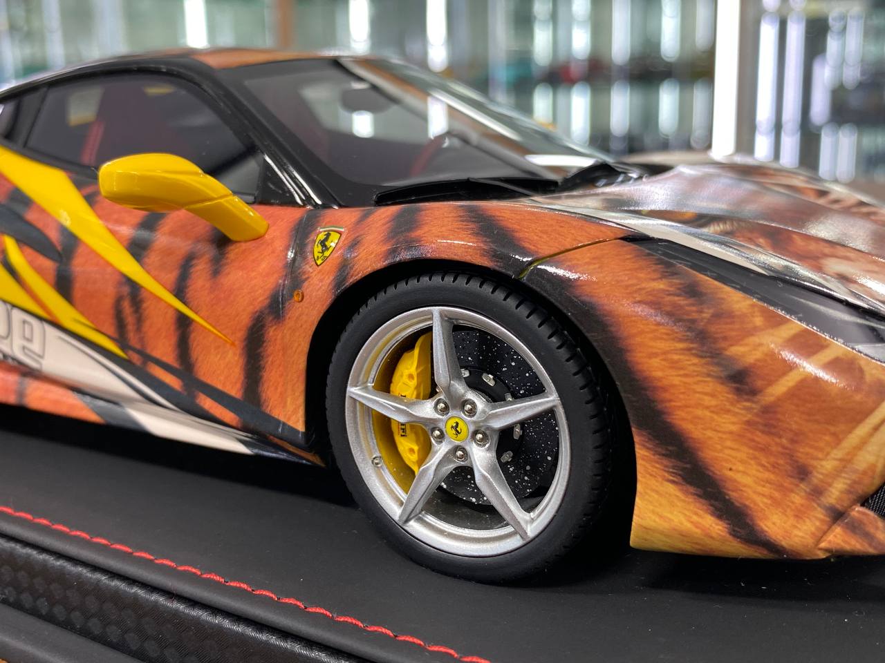 1/18 Resin – BBR Models Ferrari 488 GTB Tiger Giallo Modena Limited Edition:100 pcs