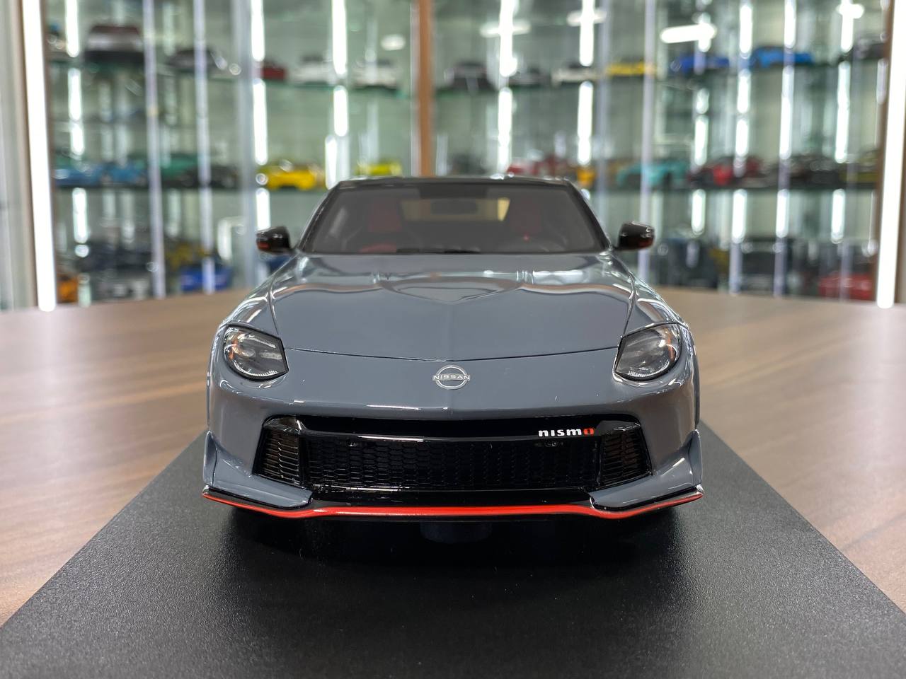 1/18 Resin – GT Spirit Nissan Fairlady Z Nismo Pandem Grey Limited Edition