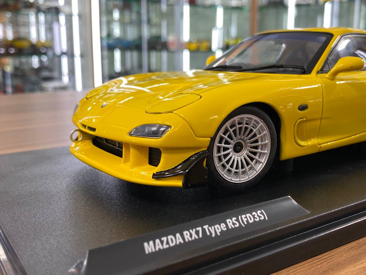 1/18 Diecast Doors opening Solido Mazda RX7 FD RS Streetfighters 1994 Yellow