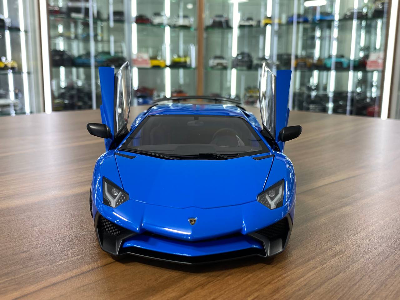 1/18 Diecast Lamborghini Aventador SV LP 750-4 – Blue Lemans | AUTOart | Full Opening