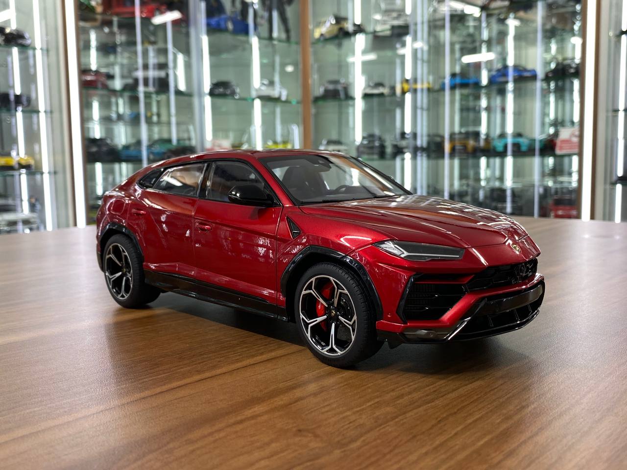 1/18 Diecast Lamborghini Urus Red Autoart Scale Model Car