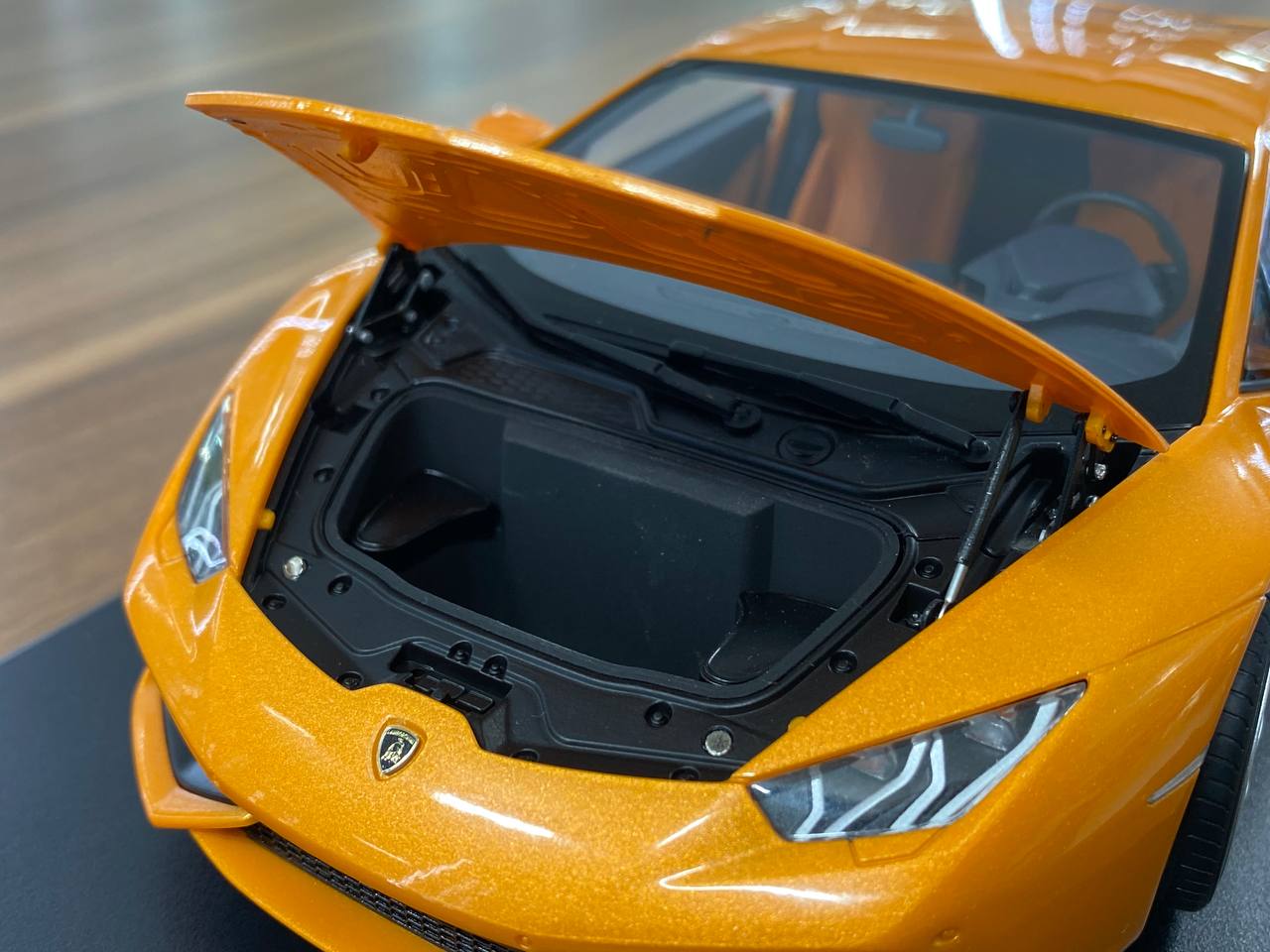 1/18 Diecast Metal Model – Lamborghini Huracán LP610-4 | AUTOart Signature | Full Opening | Orange Pearl