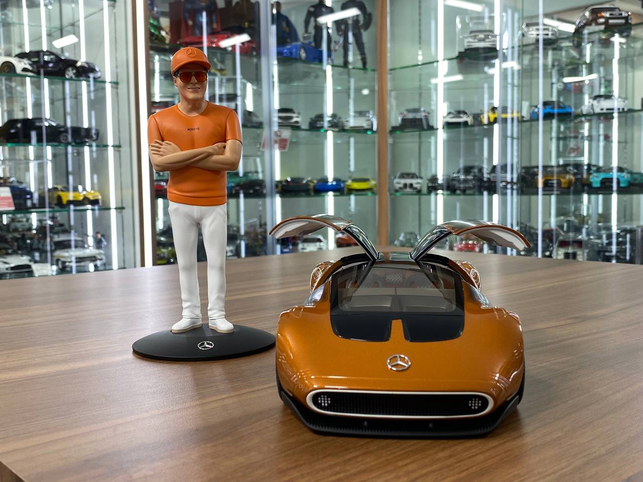 1/12 Diecast Model – Mercedes-Benz Vision One-Eleven | NZG Modelle GmbH Dealer Edition | Golden Wagener | Limited 1111 pcs | Full Opening