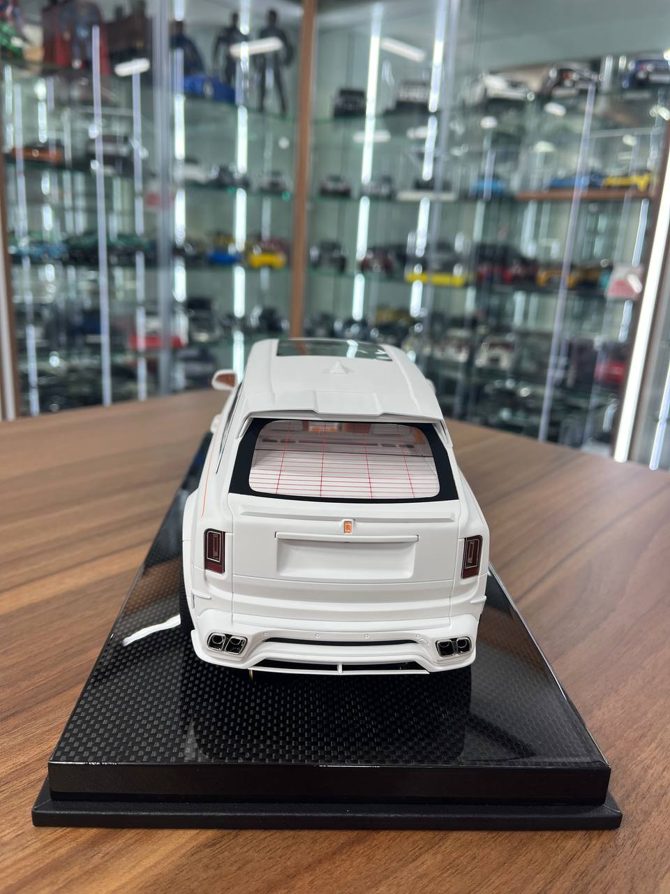 ★ 1/18 Davis & Giovanni Rolls Royce Cullinan Mansory – White / Orange | Limited to 03