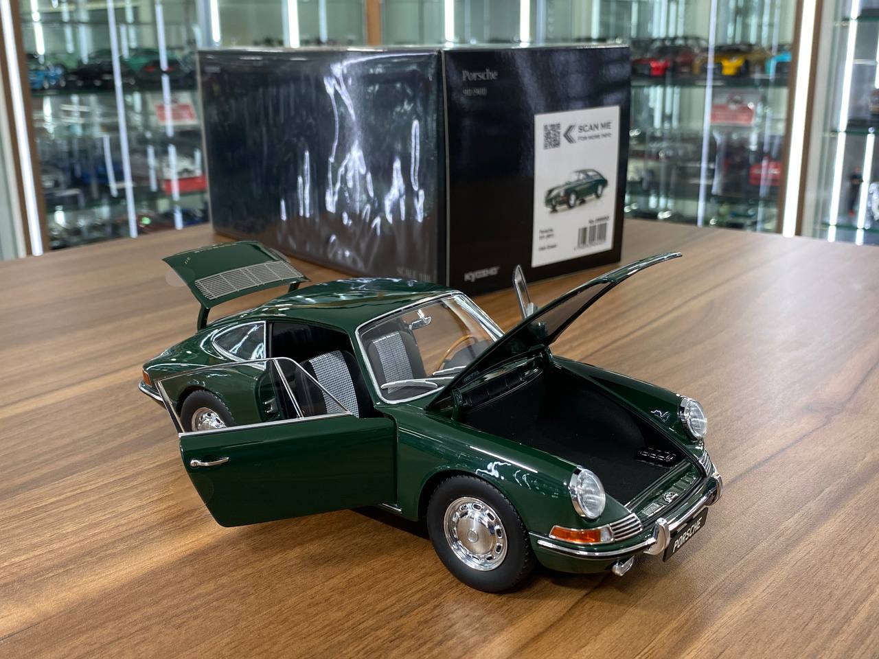 1/18 KYOSHO Porsche 911 (901) Irish Green | Full-Opening Diecast Model