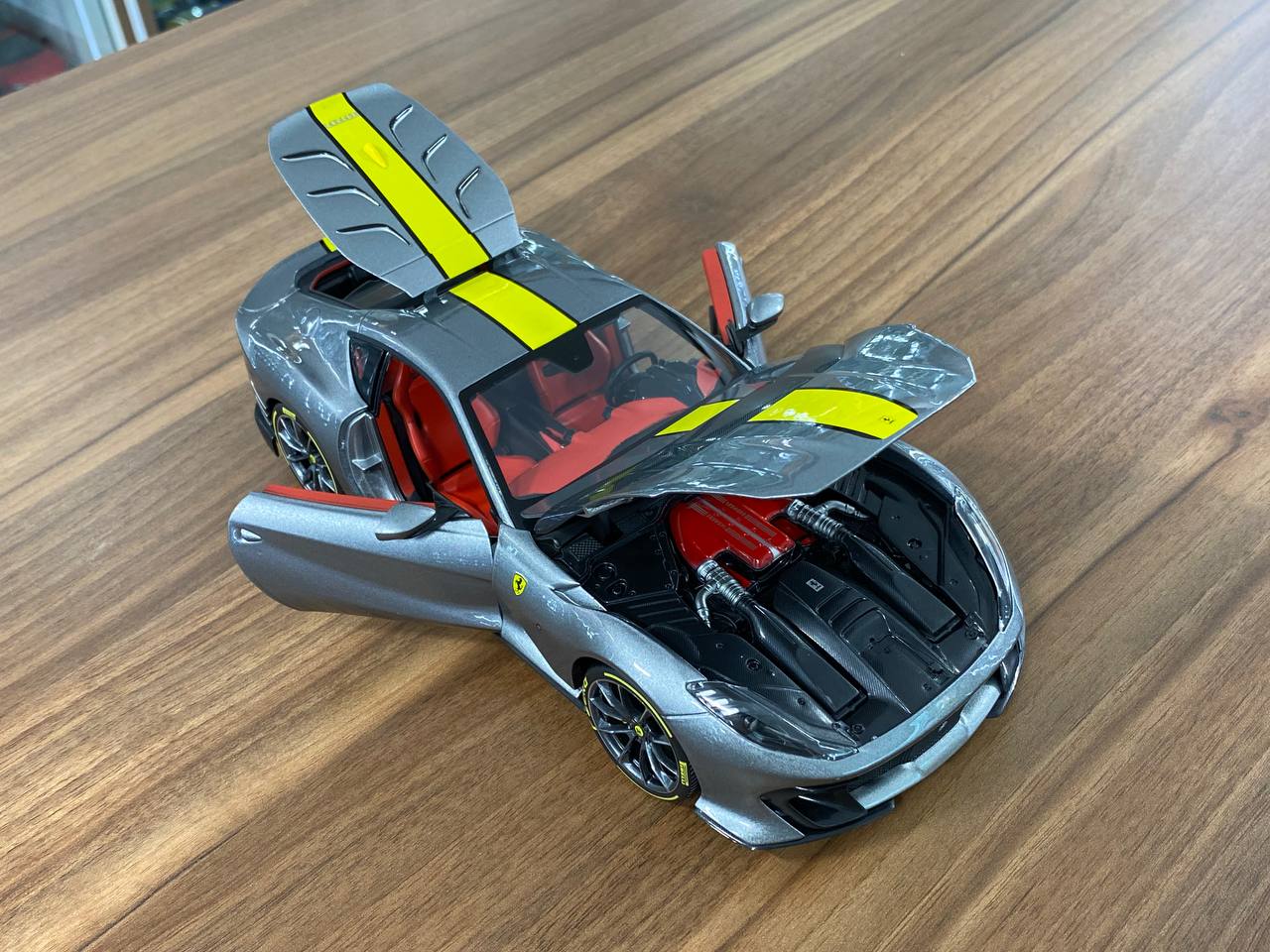1/18 Diecast Full opening Bburago Signature Series  Ferrari 812 Competizione Grey / yellow stripe