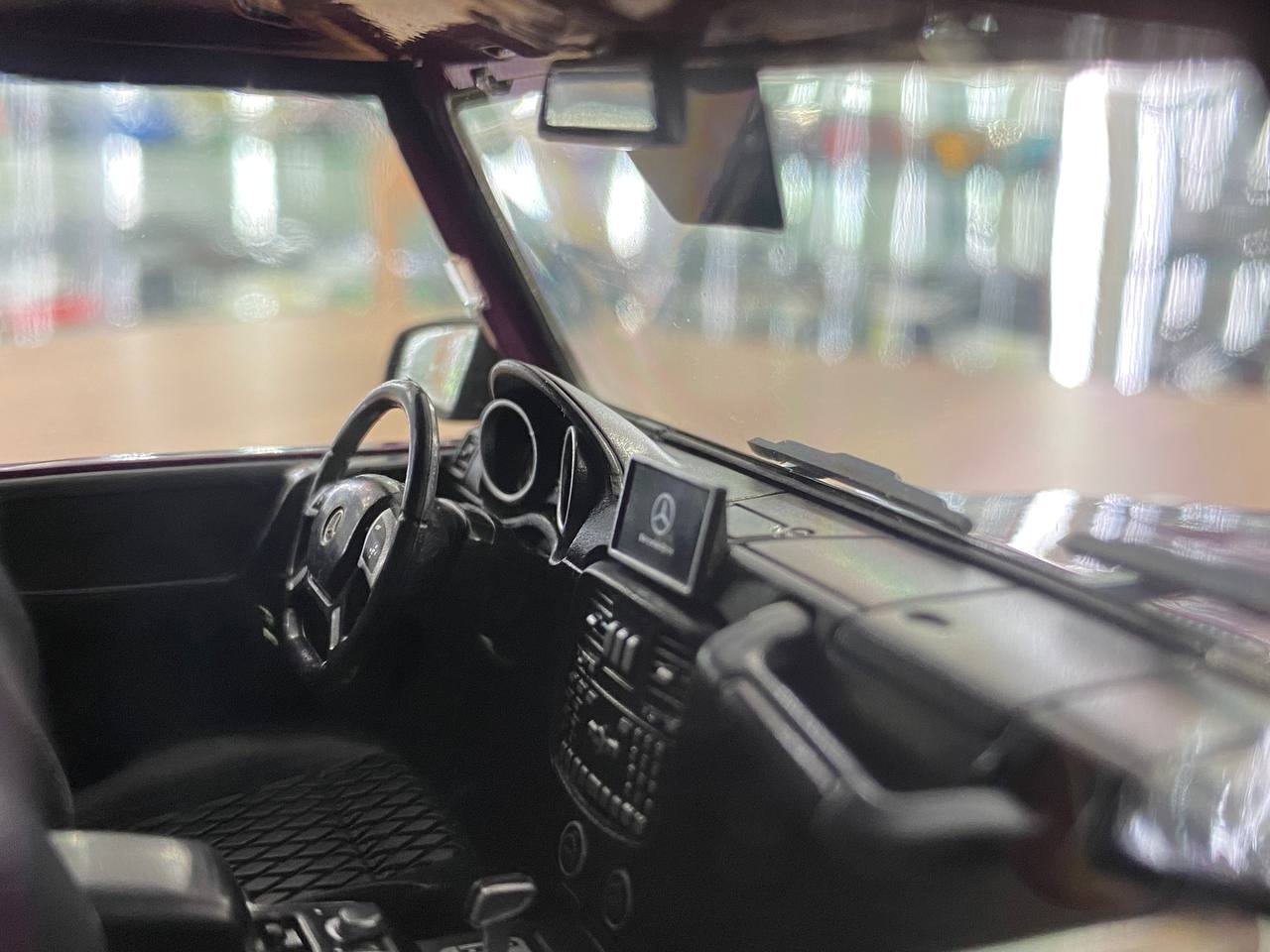 1/18 Mercedes-Benz G-63 Purple Model Car by iScale