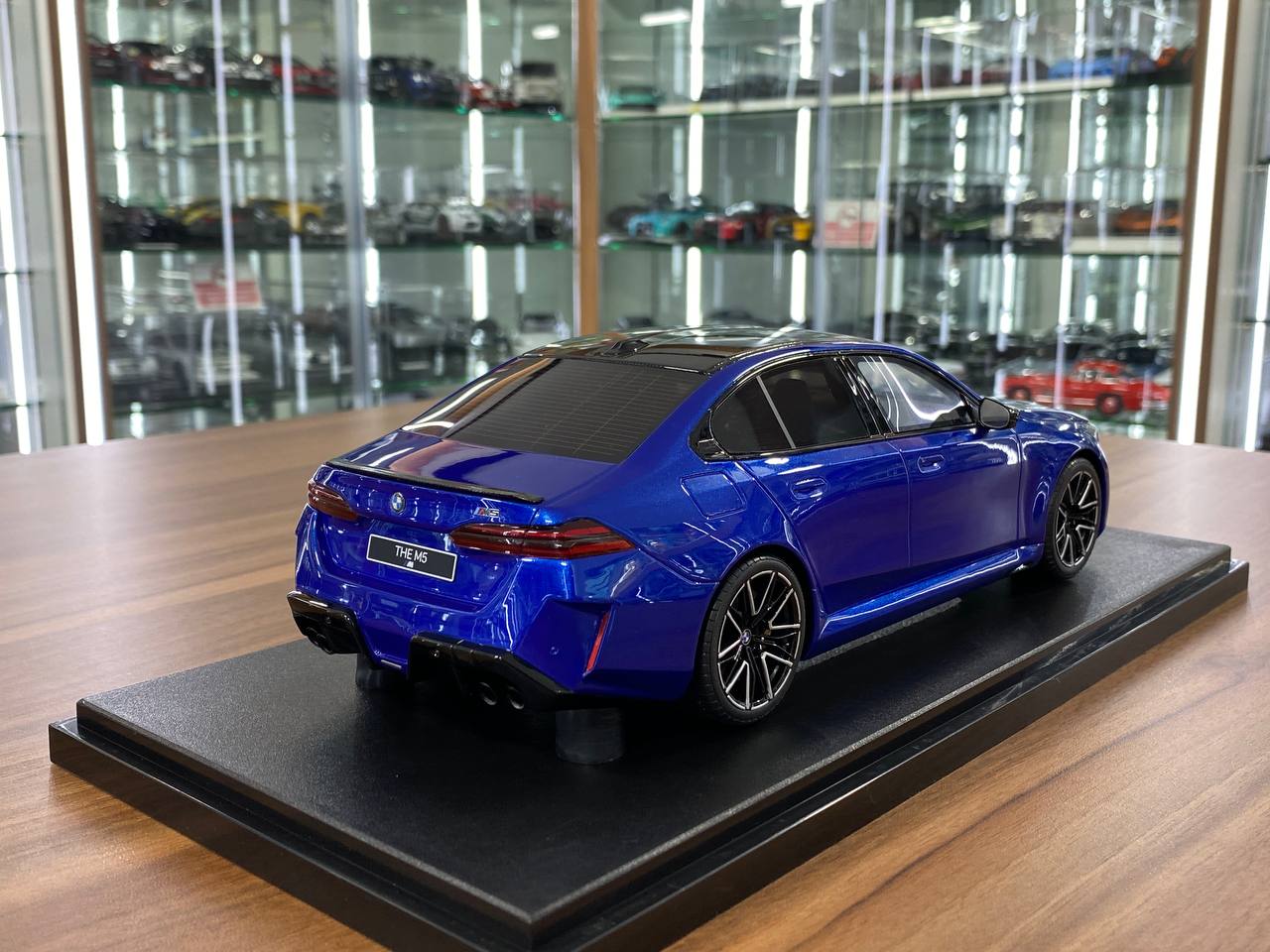 /18 Resin Model GT Spirit BMW M5 G90 – Blue Metallic – Limited Edition