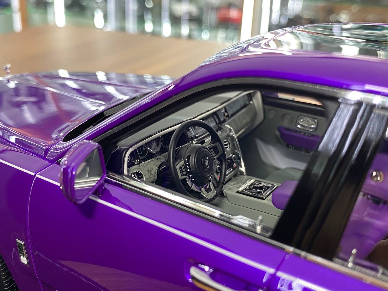 1:18 Resin – H&H Rolls-Royce Cullinan Series II Twilight Purple – Limited 30 pcs