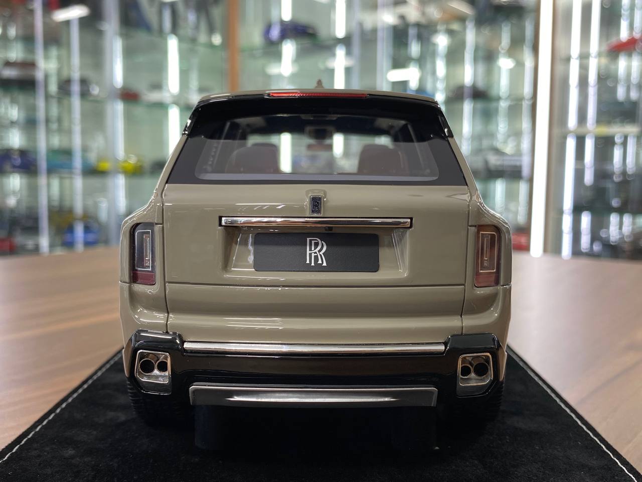 1:18 Resin Model  – H&H Rolls-Royce Cullinan Series II Truffle Marble Brown – Limited 30 pcs