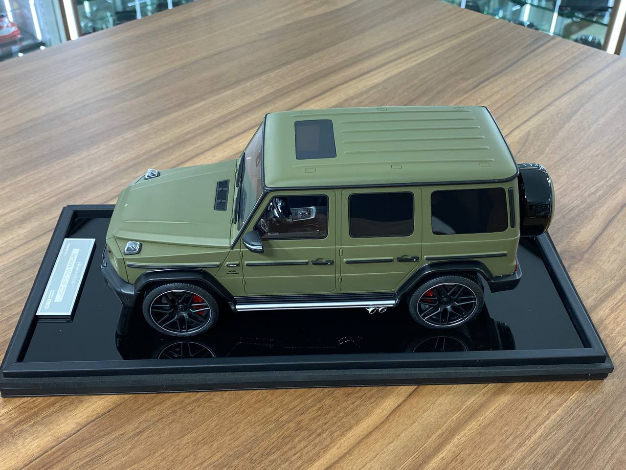 1/18 Mercedes-Benz G-Class G63 AMG W463 V8 Biturbo 2019 Army Green MotorHelix