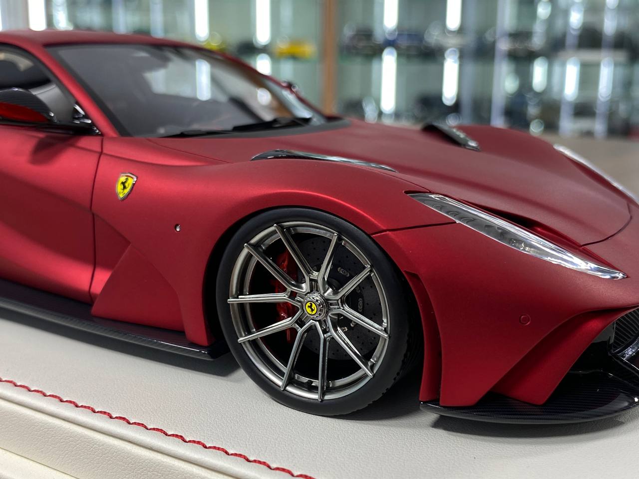 1:18 Resin – Davis & Giovanni Ferrari 812 N-Largo Novitec Matt Red Limited 1 of 1