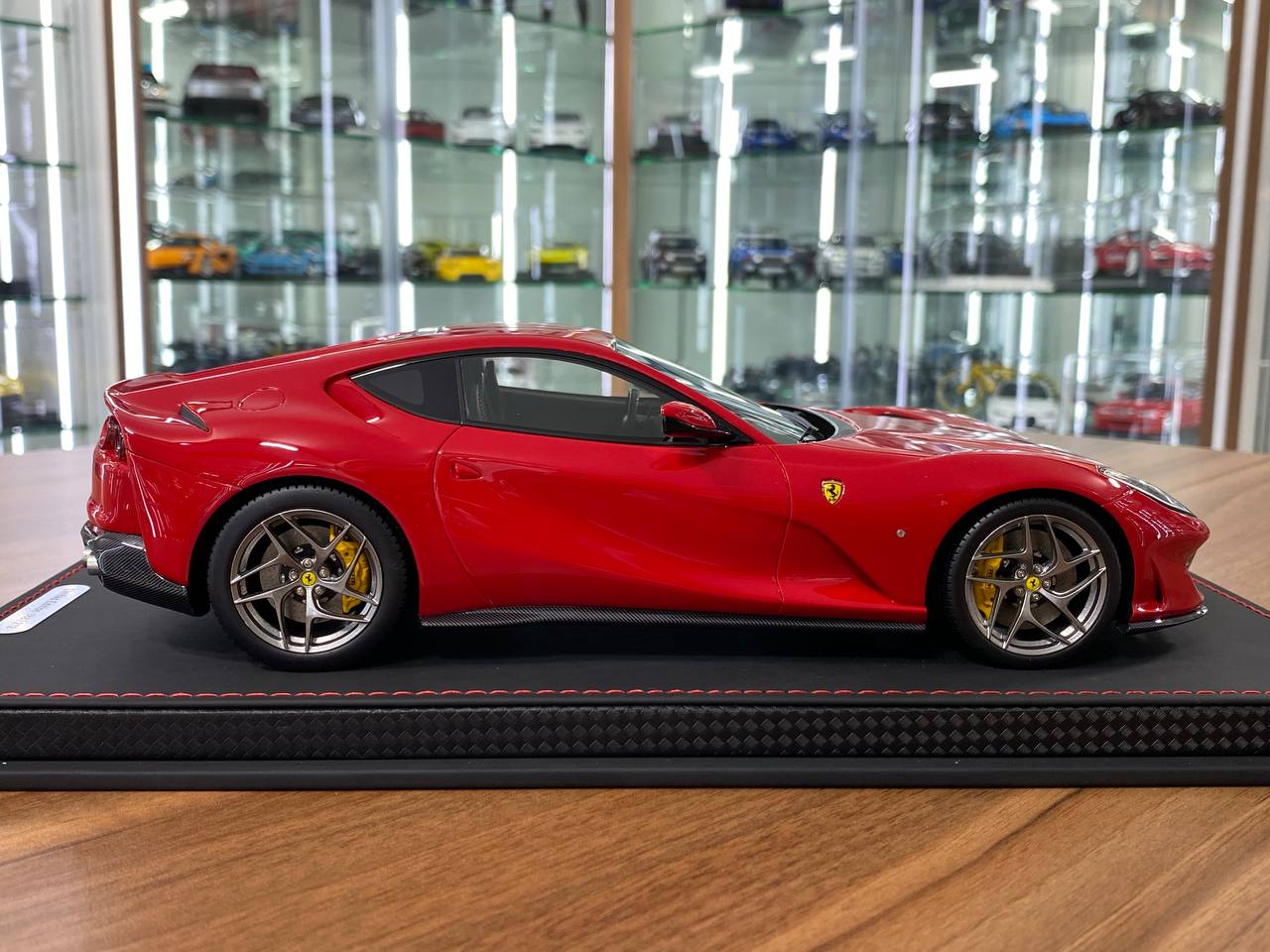 1/18 BBR Models Ferrari 812 Superfast (2017) - Rosso Corsa 322 (Limited 212 pcs)