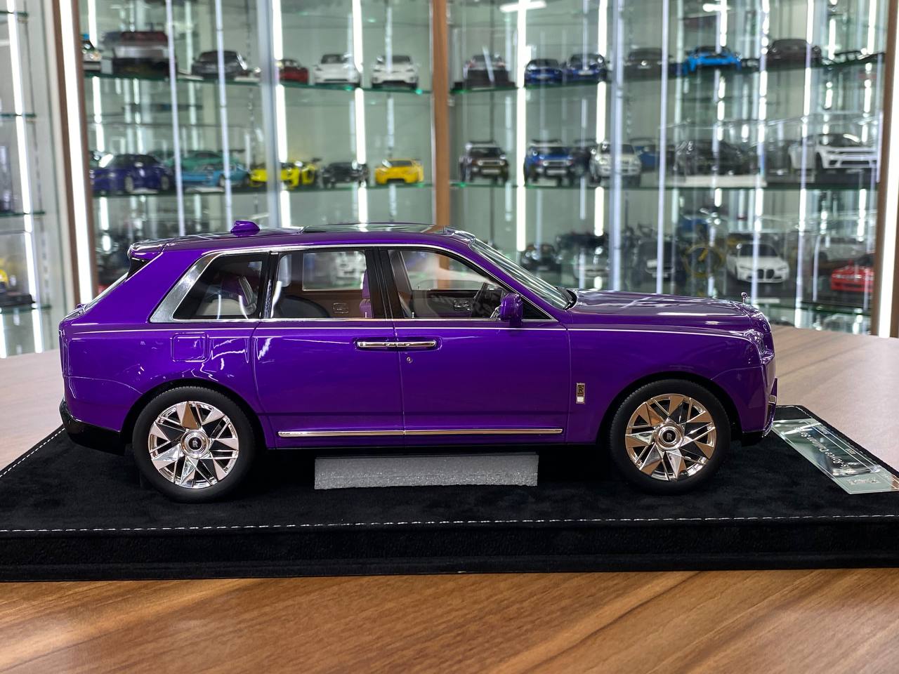 1:18 Resin – H&H Rolls-Royce Cullinan Series II Twilight Purple – Limited 30 pcs