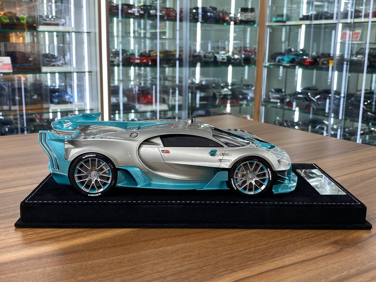 1/18 resin Models Limited 30 pcs HH Models Bugatti Vision GT Silver / blue Carbon
