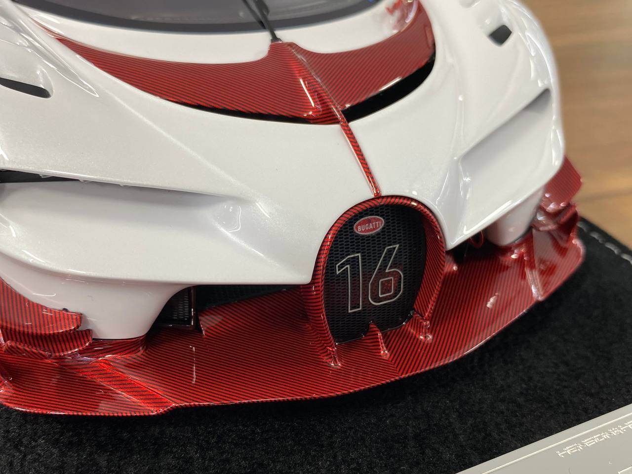 1/18 resin Models Limited 30 pcs HH Models Bugatti Vision GT Pearl White / Red carbon