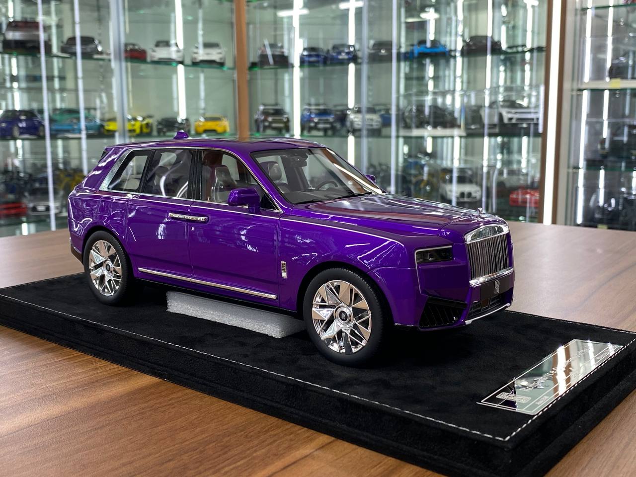 1:18 Resin – H&H Rolls-Royce Cullinan Series II Twilight Purple – Limited 30 pcs