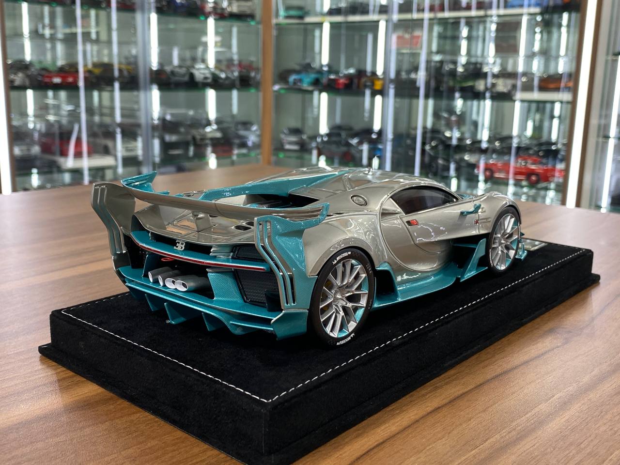 1/18 resin Models Limited 30 pcs HH Models Bugatti Vision GT Silver / blue Carbon