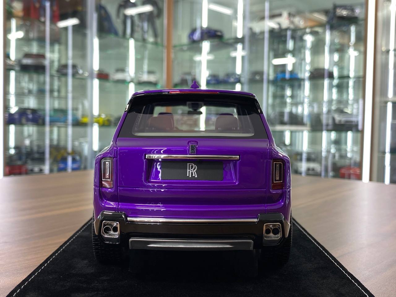 1:18 Resin – H&H Rolls-Royce Cullinan Series II Twilight Purple – Limited 30 pcs