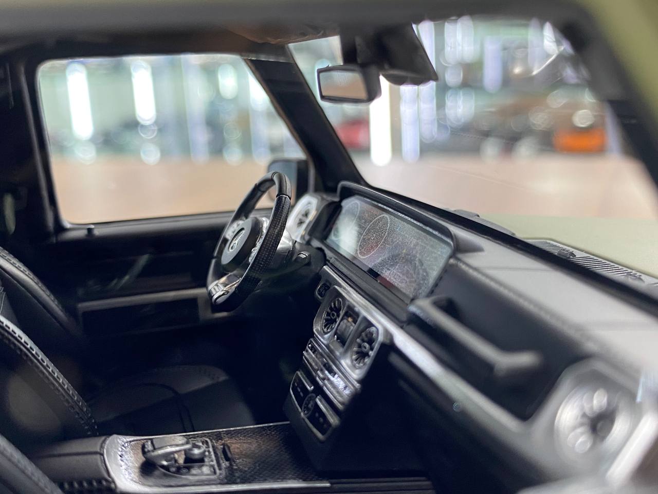 1/18 Resin Mercedes-Benz G-Class G63 AMG W463 V8 Biturbo 2019 Army Green MotorHelix