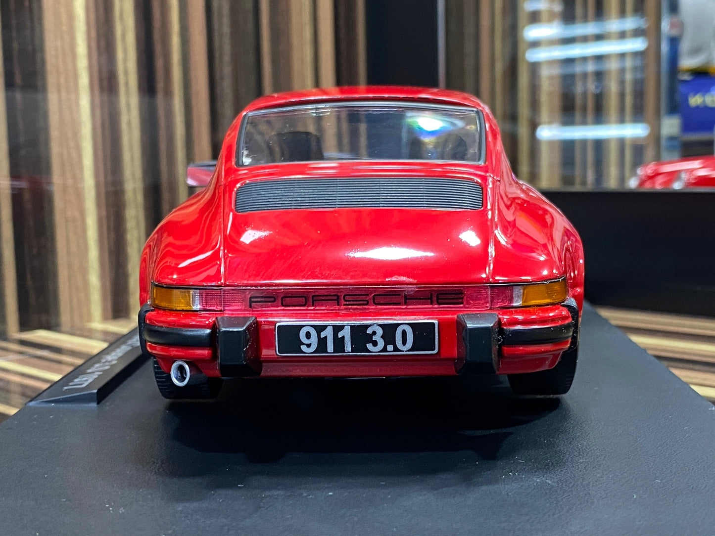 Porsche 911 Carrera Coupe 1977 1/8 by KK-Scale
