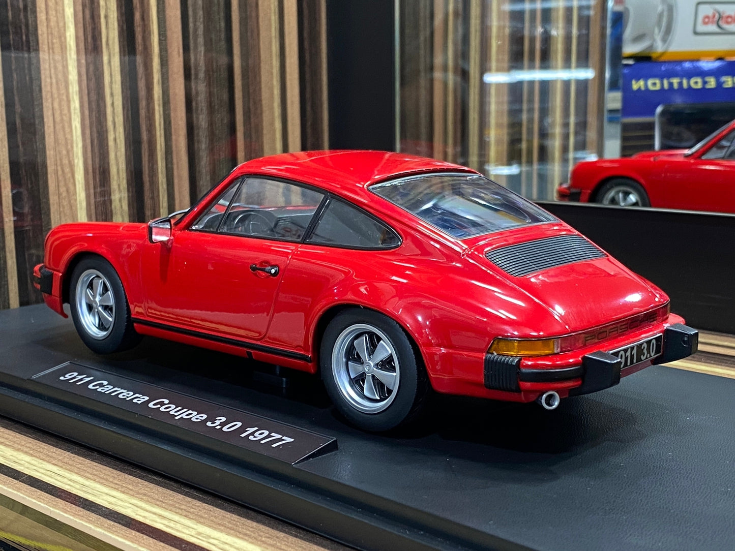 Porsche 911 Carrera Coupe 1977 1/8 by KK-Scale
