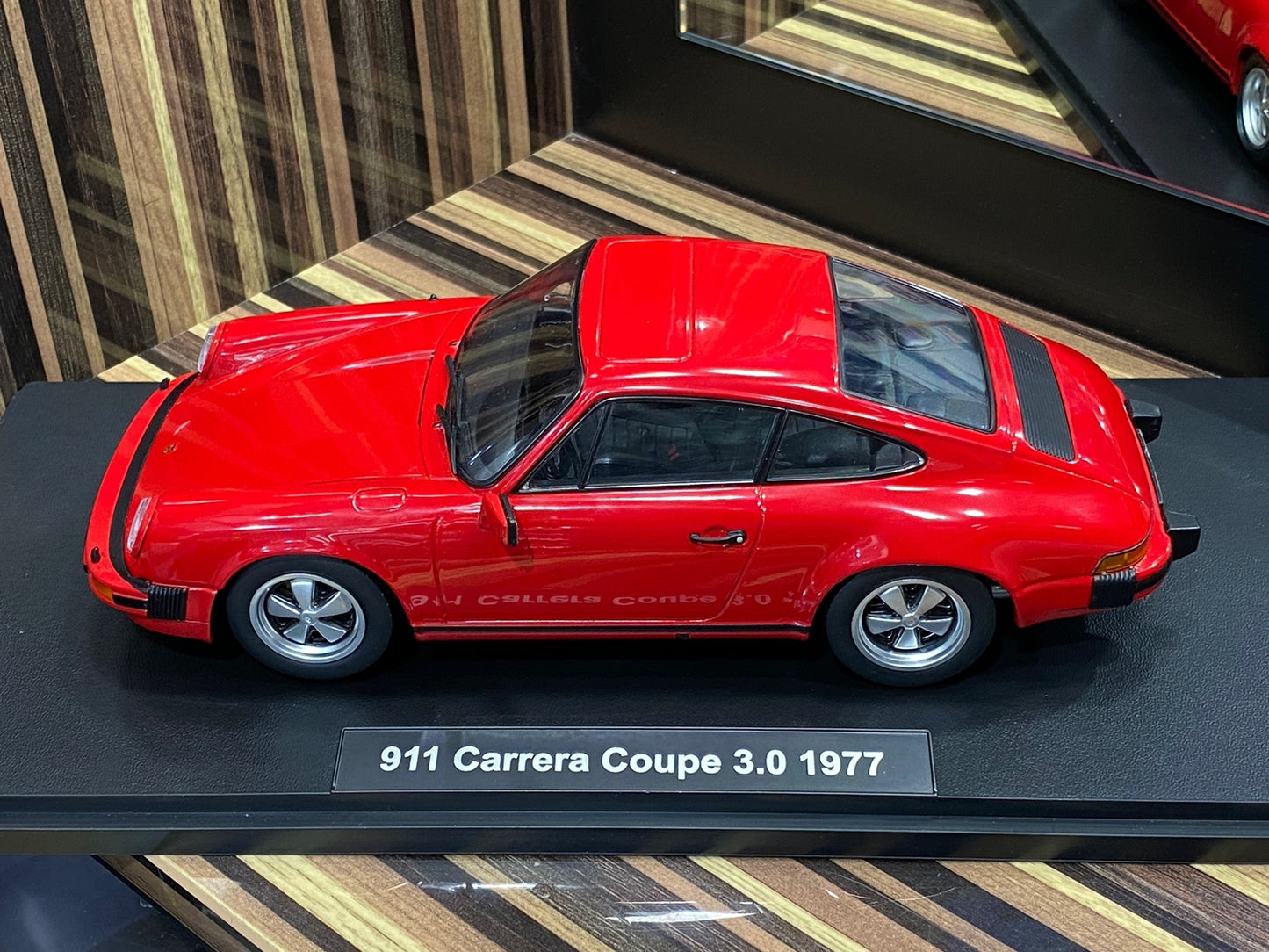 Porsche 911 Carrera Coupe 1977 1/8 by KK-Scale
