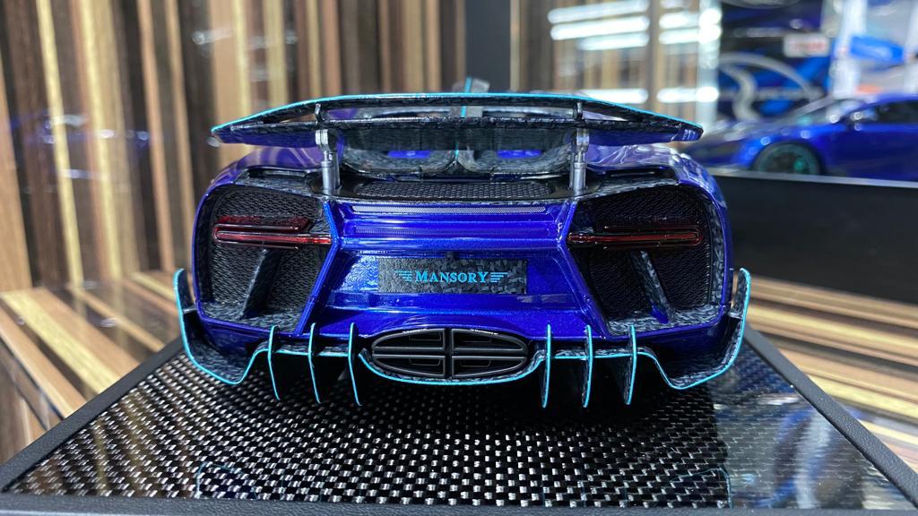 1/18 Bugatti Chiron Mansory Blue & Carbon by Timothy & Pierre