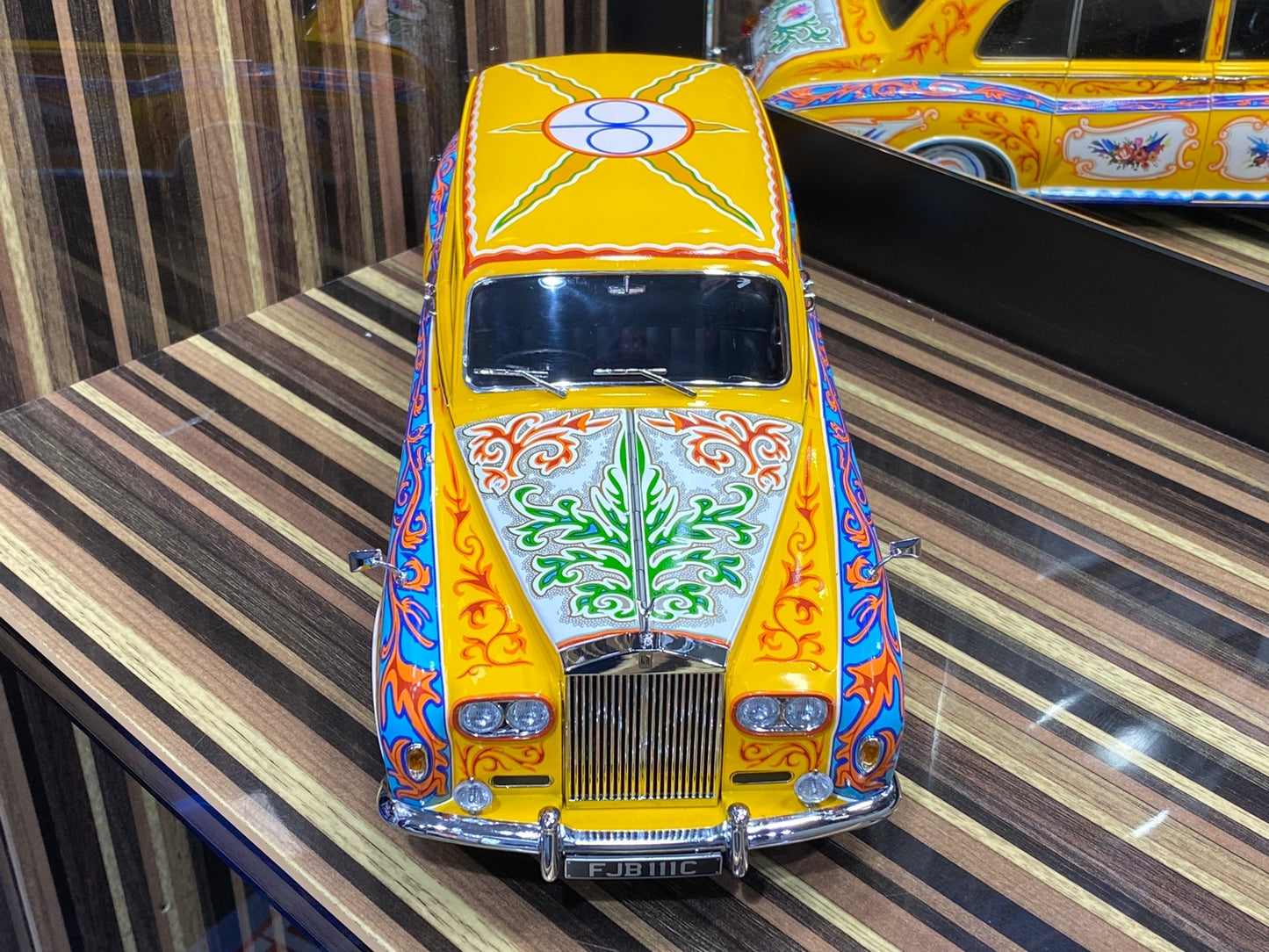 Rolls-Royce Phantom V "Lennon" 1/18 by Paragon Models